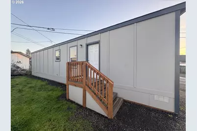 1085 W 1st Ave #R, Junction City, OR 97448 - Photo 1