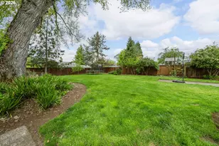488 W Broccoli St, Roseburg, OR 97471 - Photo 37