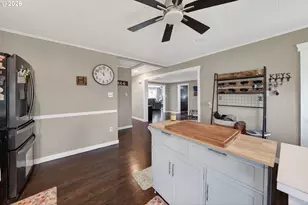 488 W Broccoli St, Roseburg, OR 97471 - Photo 17