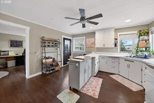 488 W Broccoli St, Roseburg, OR 97471 - Photo 15