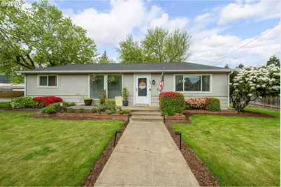 488 W Broccoli St, Roseburg, OR 97471 - Photo 1