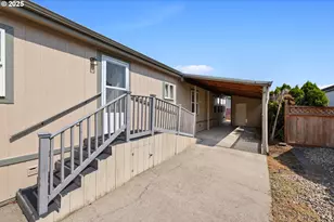 1949 SE Palmquist Rd, Gresham, OR 97080 - Photo 3