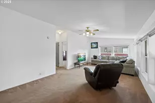 1949 SE Palmquist Rd, Gresham, OR 97080 - Photo 15