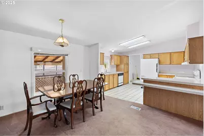 1949 SE Palmquist Rd #121, Gresham, OR 97080 - Photo 11