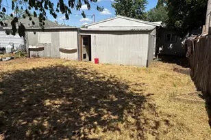 1726 W 9th Pl, Eugene, OR 97402 - Photo 25