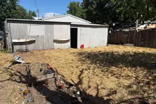 1726 W 9th Pl, Eugene, OR 97402 - Photo 27
