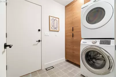 10002 SW Balmer Cir, Portland, OR 97219 - Photo 41