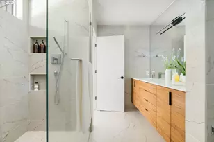 10002 SW Balmer Cir, Portland, OR 97219 - Photo 33