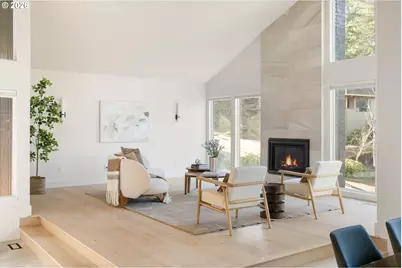 10002 SW Balmer Cir, Portland, OR 97219 - Photo 5