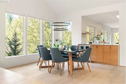 10002 SW Balmer Cir, Portland, OR 97219 - Photo 11