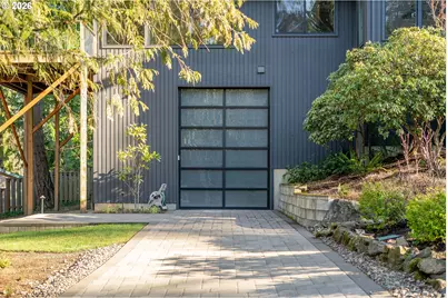 10002 SW Balmer Cir, Portland, OR 97219 - Photo 45