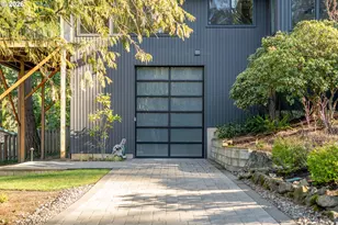 10002 SW Balmer Cir, Portland, OR 97219 - Photo 45