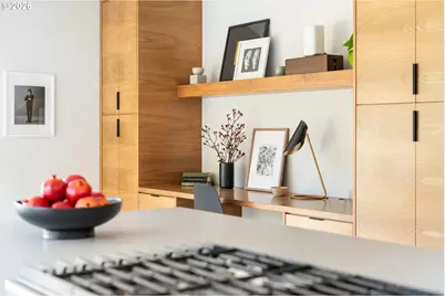 10002 SW Balmer Cir, Portland, OR 97219 - Photo 21