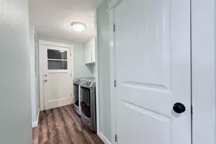 370 N Wall St, Coos Bay, OR 97420 - Photo 17