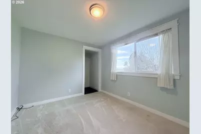 370 N Wall St, Coos Bay, OR 97420 - Photo 27