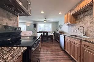 370 N Wall St, Coos Bay, OR 97420 - Photo 15