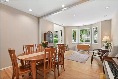 3322 SW Evergreen Ter, Portland, OR 97205 - Photo 5