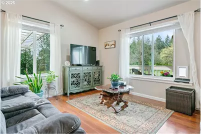 622 SE 4th Ave, Mill City, OR 97360 - Photo 17