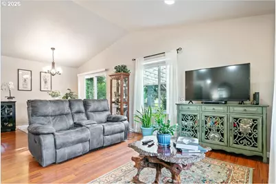 622 SE 4th Ave, Mill City, OR 97360 - Photo 19