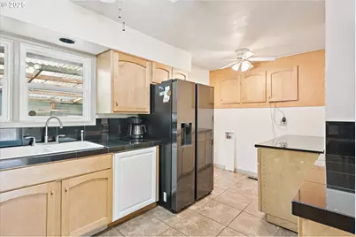 1751 SE 162nd Ave, Portland, OR 97233 - Photo 13