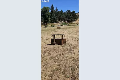 524 Azalea Dr, Elkton, OR 97436 - Photo 43