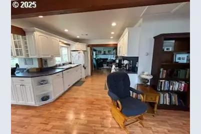 524 Azalea Dr, Elkton, OR 97436 - Photo 13