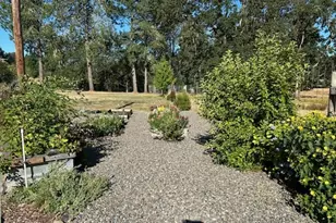 524 Azalea Dr, Elkton, OR 97436 - Photo 5