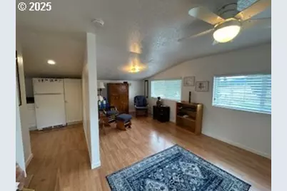 524 Azalea Dr, Elkton, OR 97436 - Photo 37