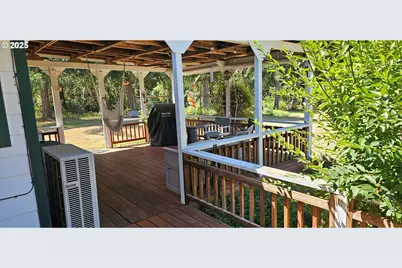 524 Azalea Dr, Elkton, OR 97436 - Photo 7