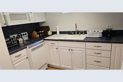 524 Azalea Dr, Elkton, OR 97436 - Photo 39