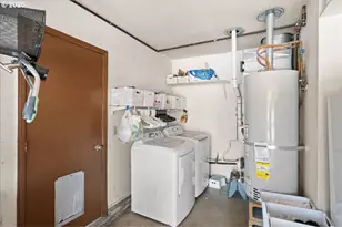 4411 NE Buttercup Ct, Salem, OR 97305 - Photo 35