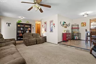 4411 NE Buttercup Ct, Salem, OR 97305 - Photo 9