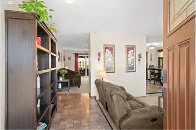 4411 NE Buttercup Ct, Salem, OR 97305 - Photo 5