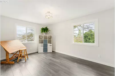 909 NW 49th St, Vancouver, WA 98663 - Photo 9