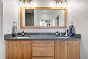 683 Oak St, Springfield, OR 97477 - Photo 27