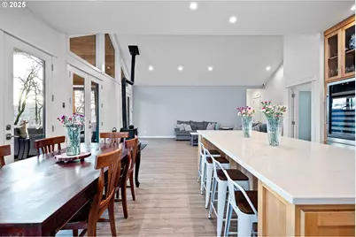 683 Oak St, Springfield, OR 97477 - Photo 19