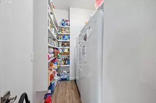 683 Oak St, Springfield, OR 97477 - Photo 17