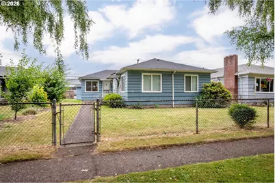 1034 16th Ave, Longview, WA 98632 - Photo 3