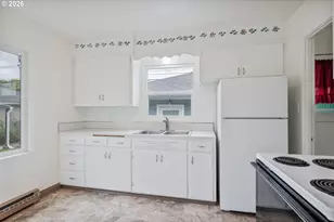 1034 16th Ave, Longview, WA 98632 - Photo 9