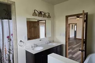 701 Tacoma St, Enterprise, OR 97828 - Photo 3