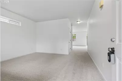 2718 NW 117th Cir, Vancouver, WA 98685 - Photo 3