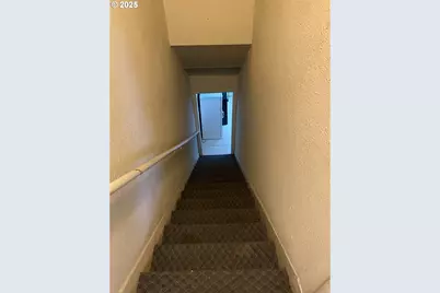 4320 SE Hawthorne Blvd, Portland, OR 97215 - Photo 5