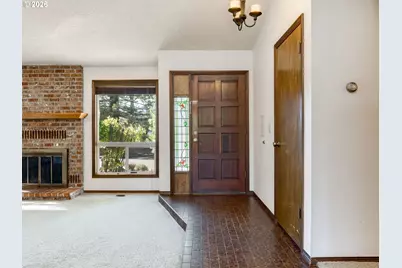 912 NW Oakwood Cir, McMinnville, OR 97128 - Photo 3