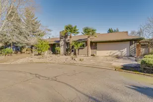 912 NW Oakwood Cir, McMinnville, OR 97128 - Photo 37