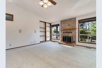 912 NW Oakwood Cir, McMinnville, OR 97128 - Photo 5