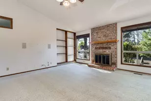 912 NW Oakwood Cir, McMinnville, OR 97128 - Photo 5