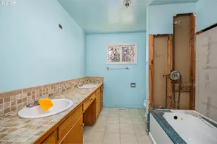 11736 Orchard Ave, Mapleton, OR 97453 - Photo 23