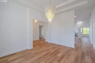 642 E Pioneer Loop, La Center, WA 98629 - Photo 5