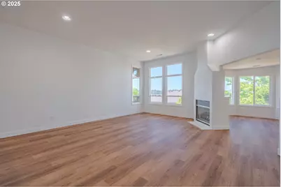 642 E Pioneer Loop, La Center, WA 98629 - Photo 7