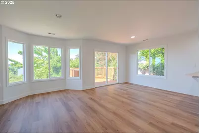 642 E Pioneer Loop, La Center, WA 98629 - Photo 11